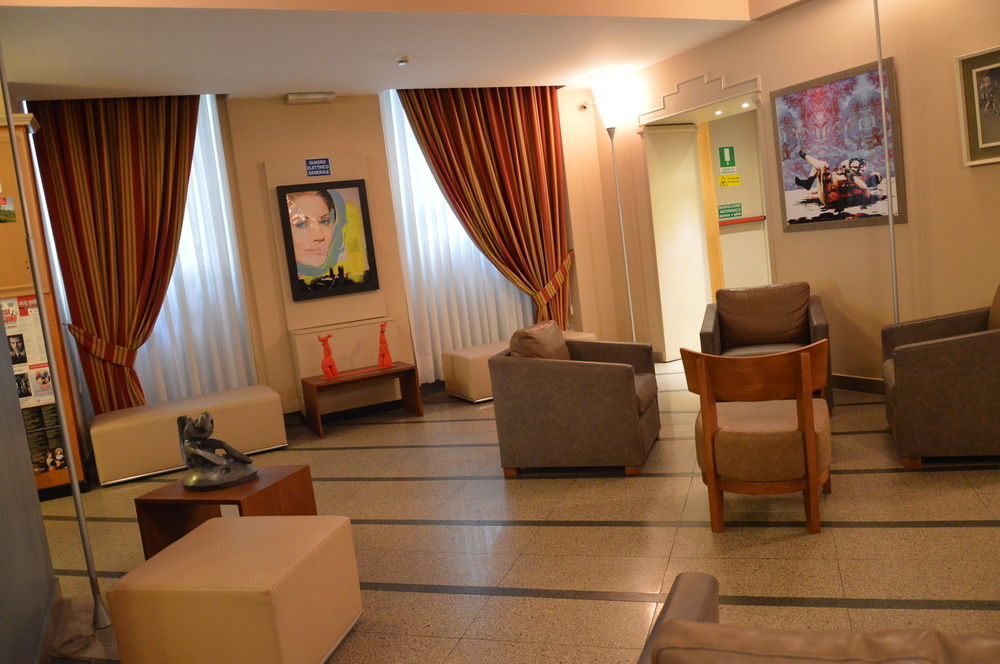 Hotel Nuovo Marghera Мілан Екстер'єр фото